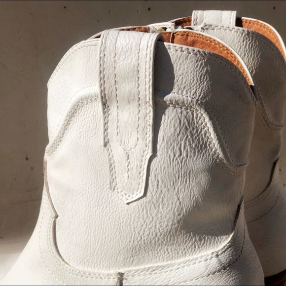 New Distressed Westren Bootie - Picture 11 of 13